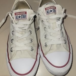 White low top converse size 6